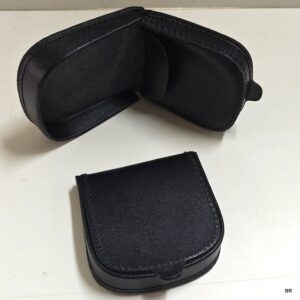 Porta Moeda em Pata de Cavalo Celeiro 9x9cms nº 4 ref. 3104P