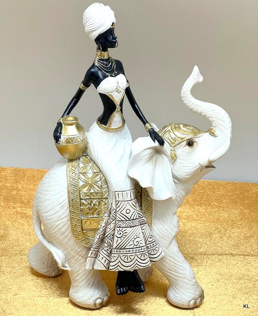 Elefante em Resina 21x111x32cms ref.FD220421B