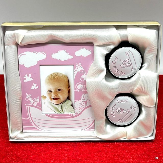 Set Moldura Criança 6x8cms +2 Caixas Rosa ref.21237