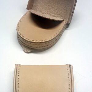 Porta Moeda Pata Cavalo nº 0 em Celeiro 8x8 cms (Pele) ref. 1011