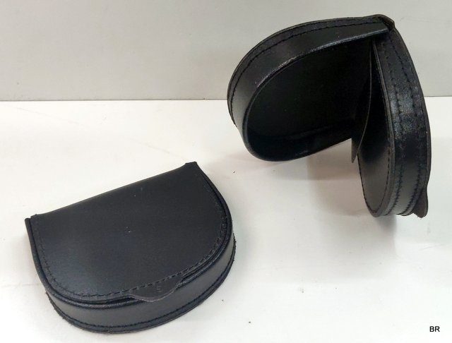 Porta Moeda em Celeiro Pata de Cavalo Preto nº 3 ref. 3103